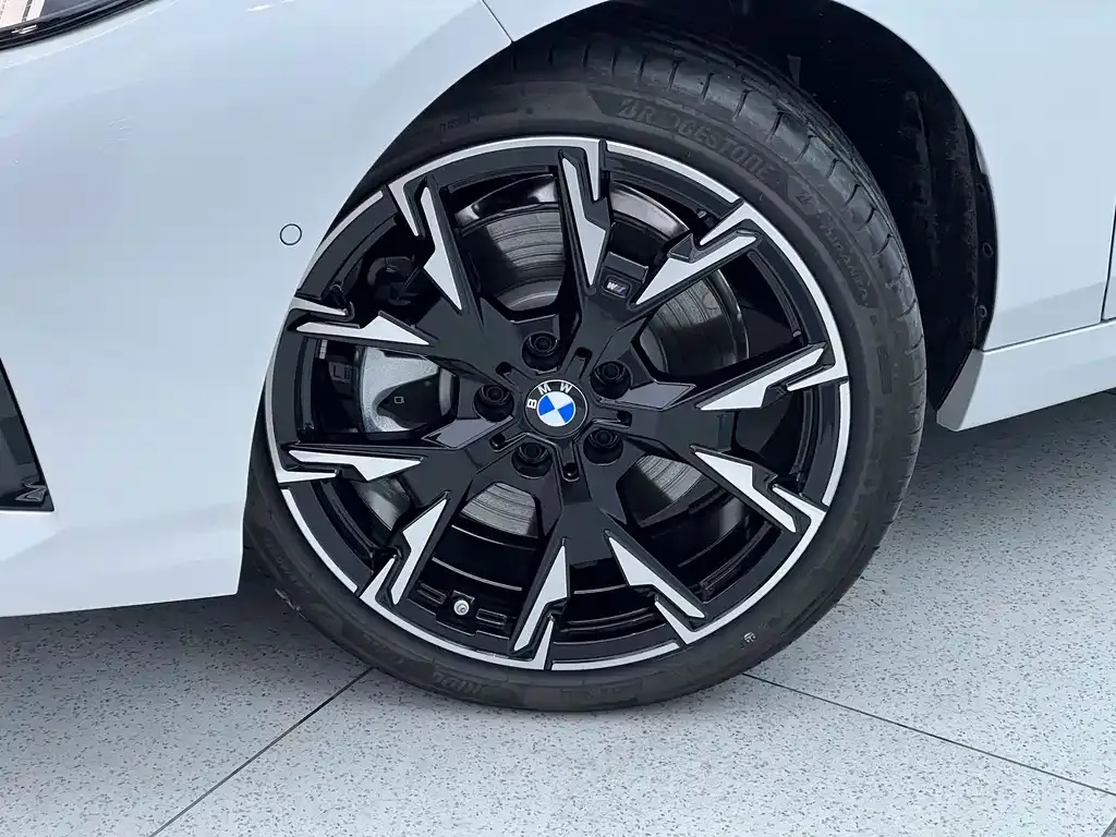 BMW 2 Series 2026 из CN, фото 6