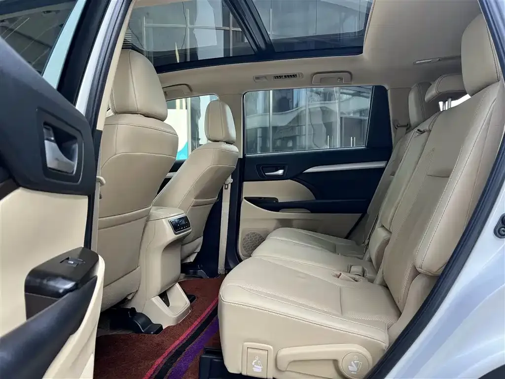 Toyota Highlander 2021 из CN, фото 2
