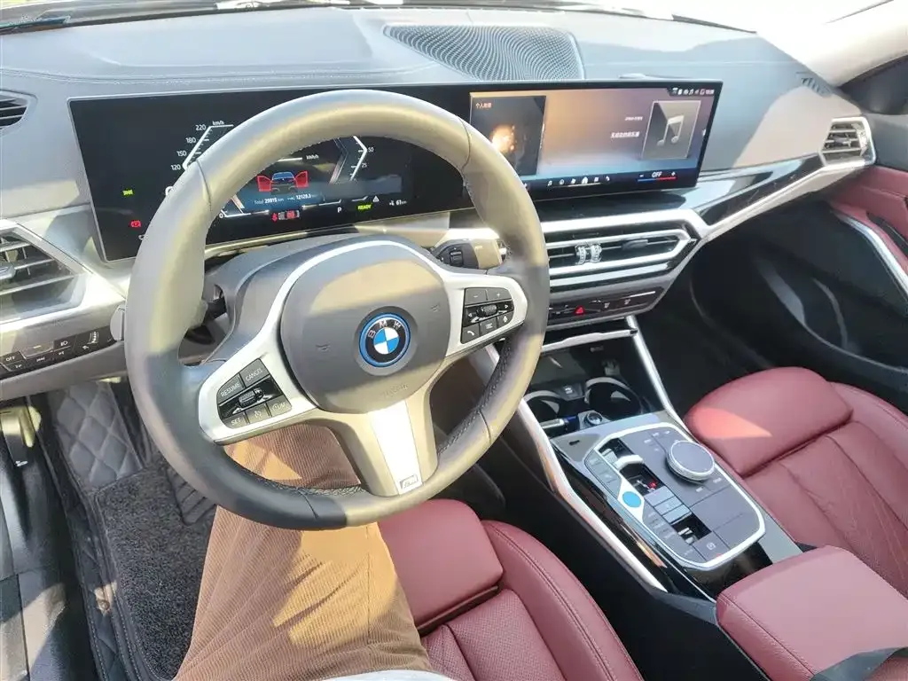BMW i3 2024 из CN, фото 2