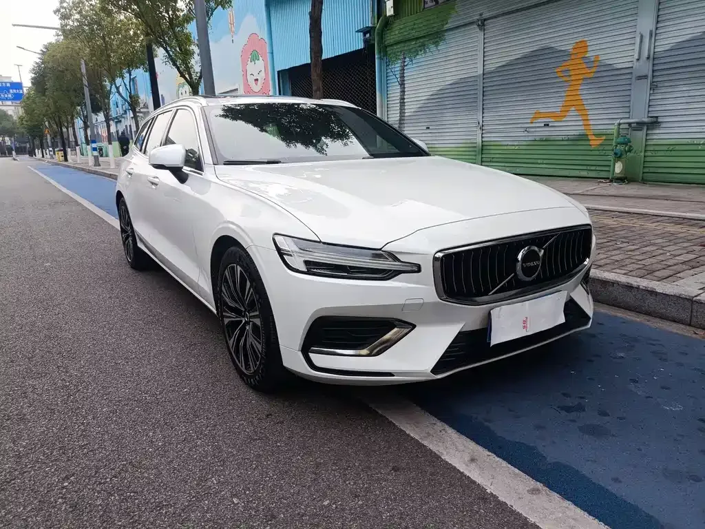Volvo V60 2024 из CN, фото 7