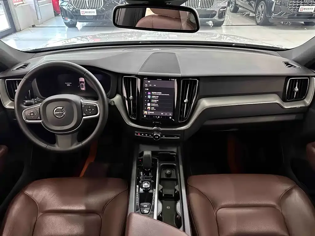 Volvo XC60 2022 из CN, фото 7