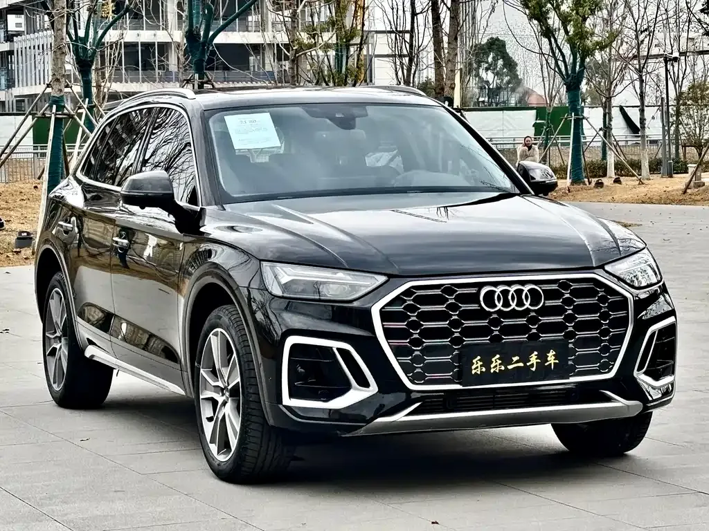 Audi Q5L — фото 8