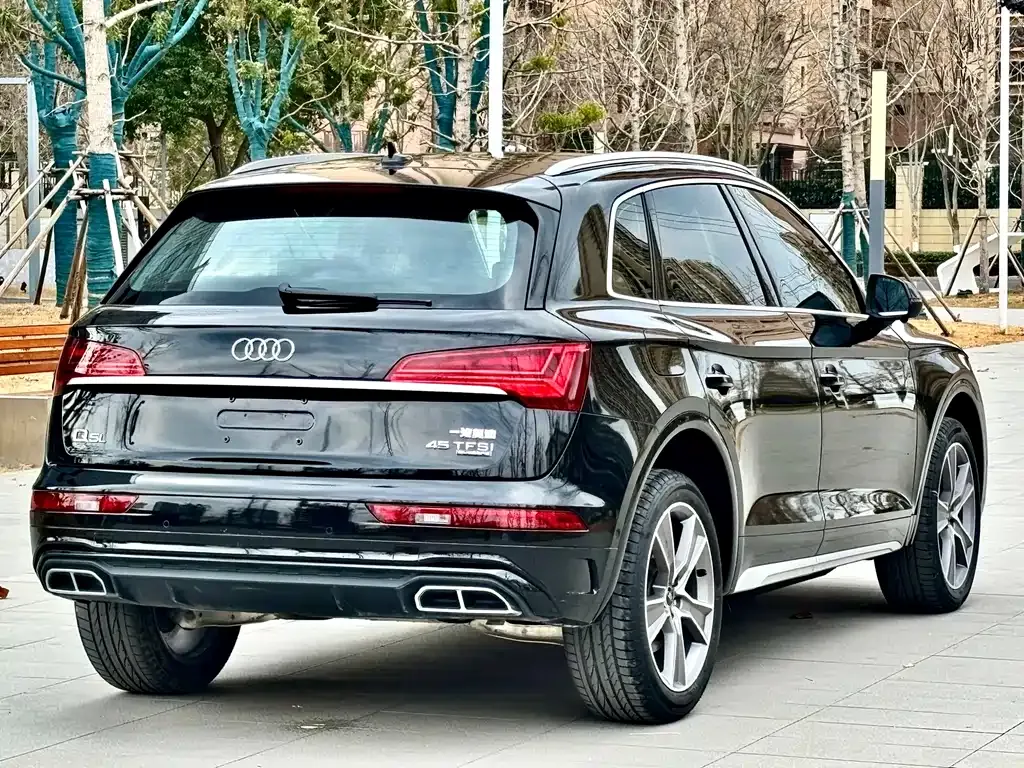 Audi Q5L — фото 7