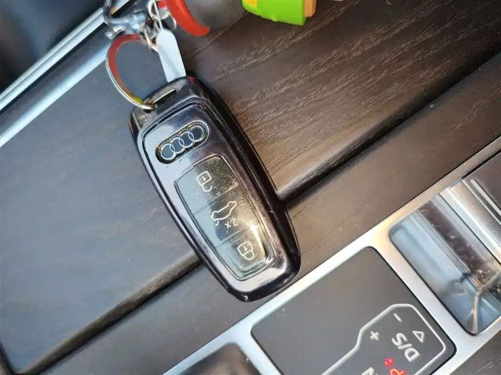 Audi A6L 2025 из CN, фото 10