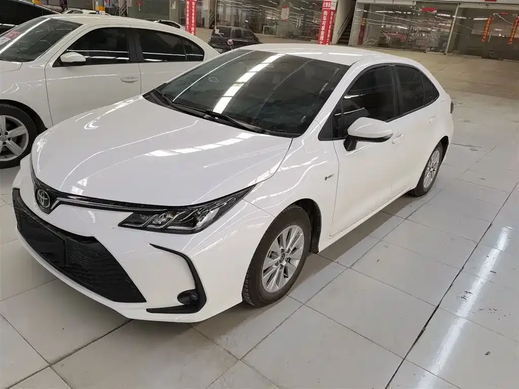 Toyota Corolla — фото 1