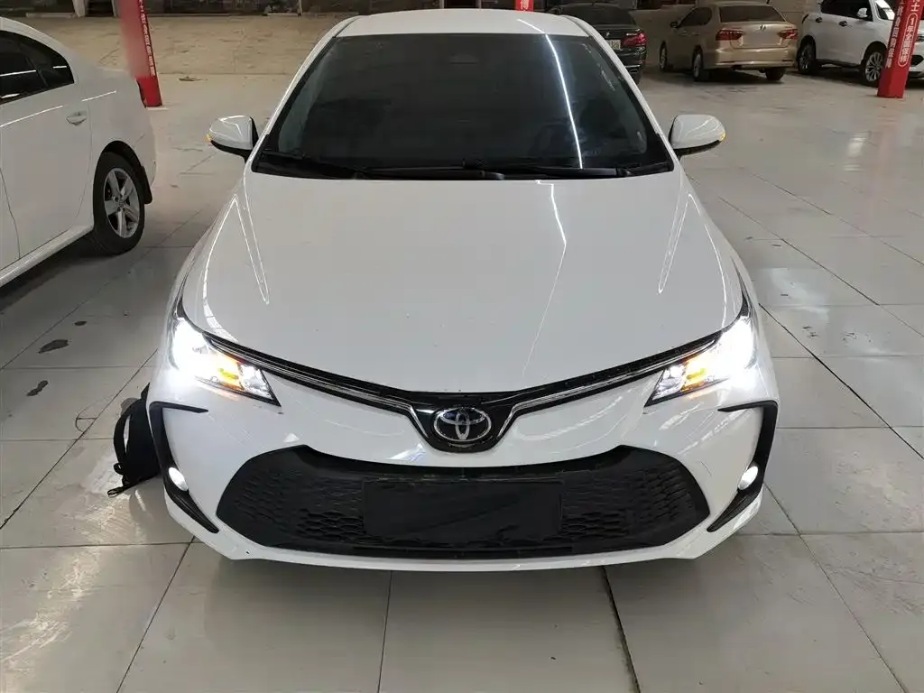 Toyota Corolla — фото 10