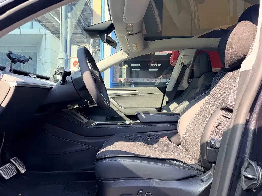 Tesla Model Y 2024 из CN, фото 5