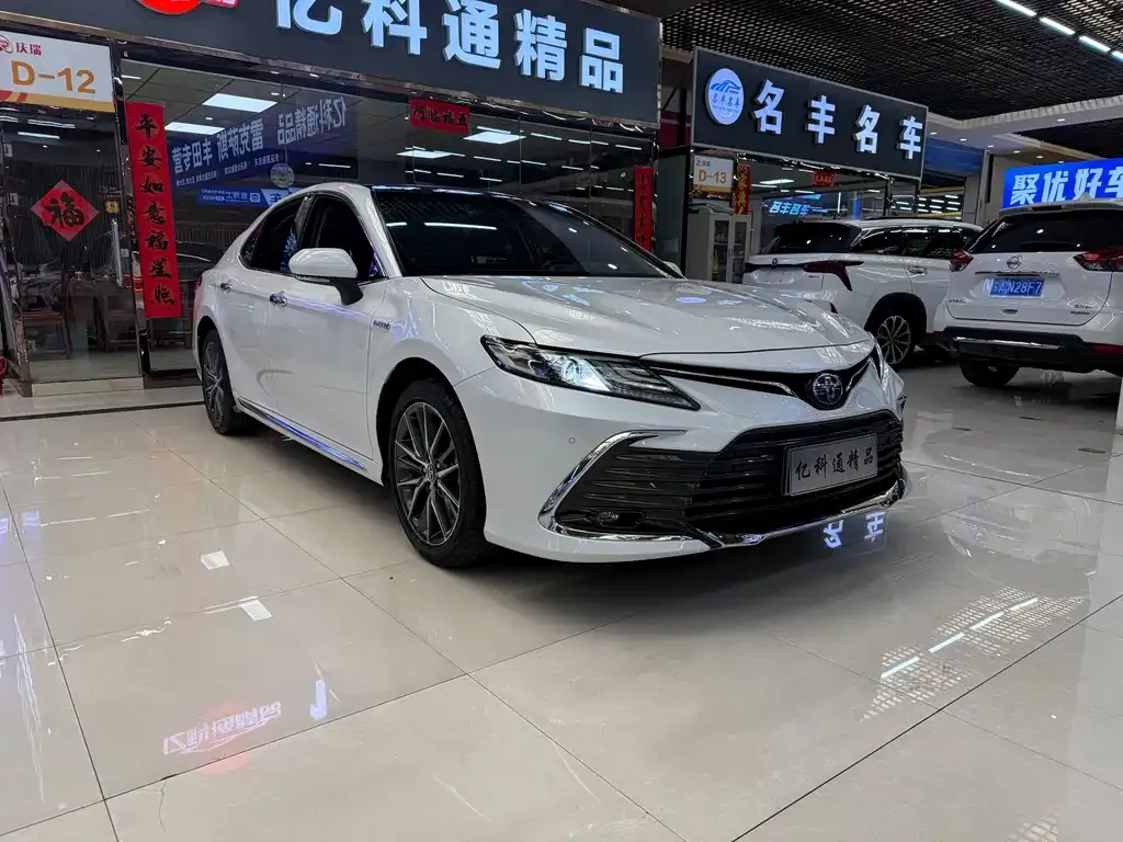 Toyota Camry 2023 из CN, фото 5