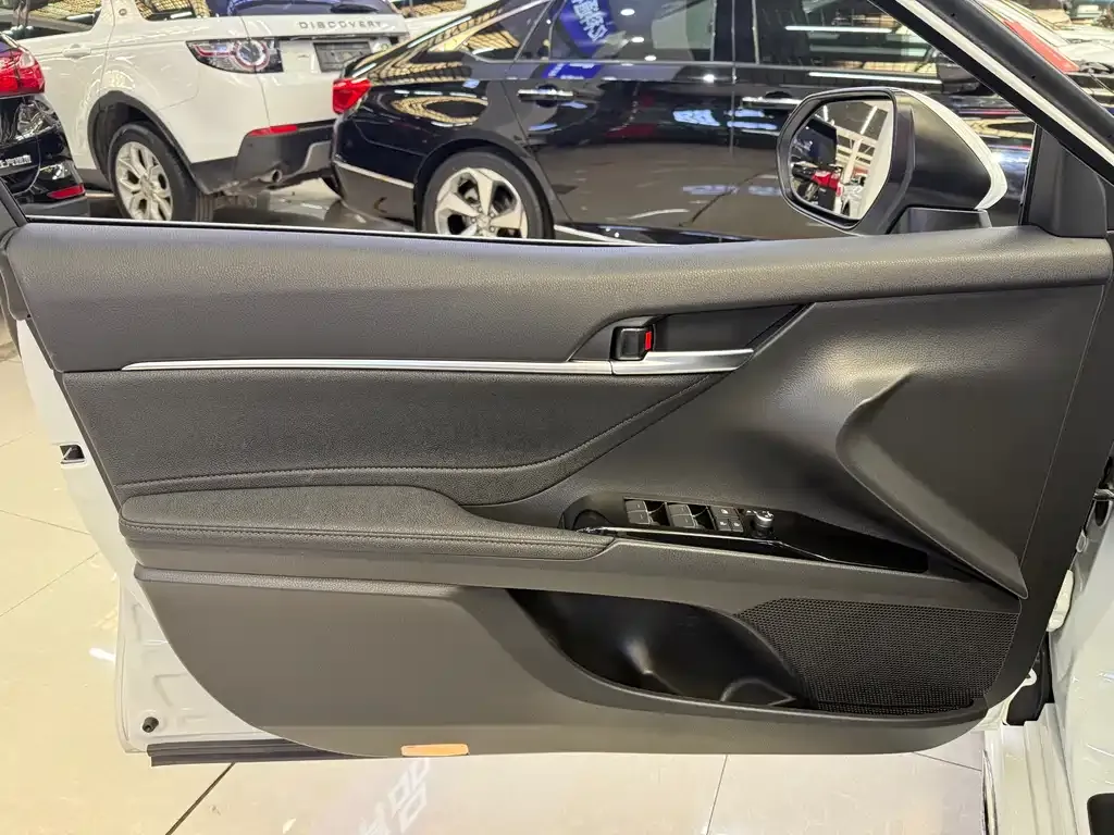 Toyota Camry 2023 из CN, фото 7