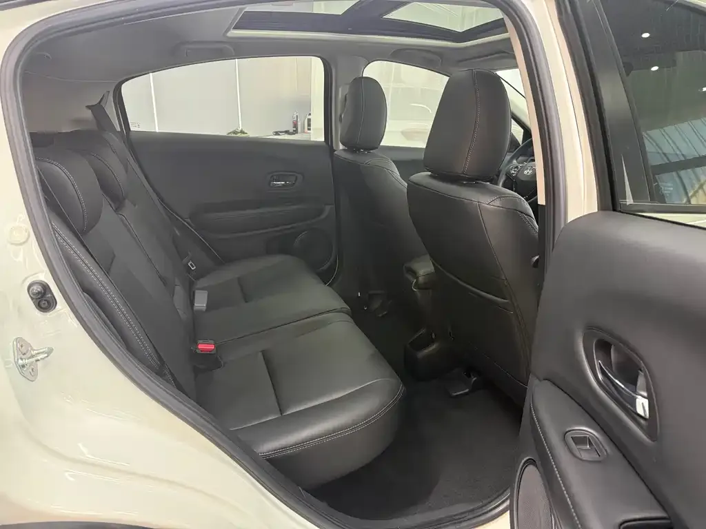 Honda Vezel 2021 из CN, фото 2