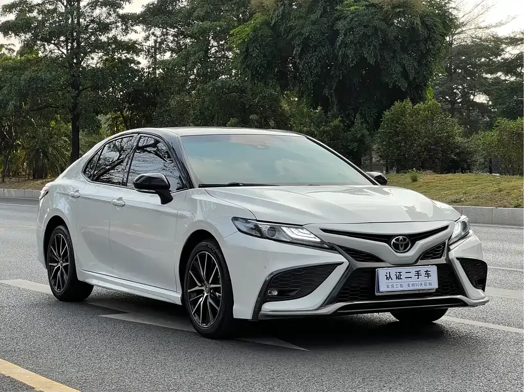 Toyota Camry 2023 из CN, фото 7