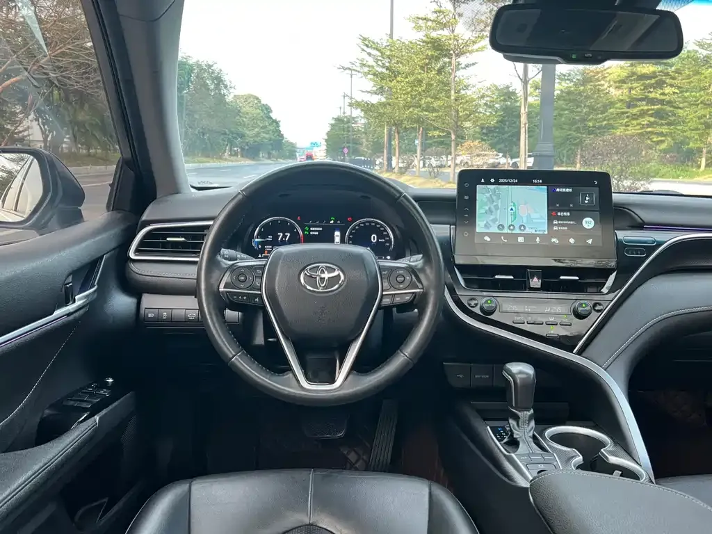 Toyota Camry 2023 из CN, фото 5