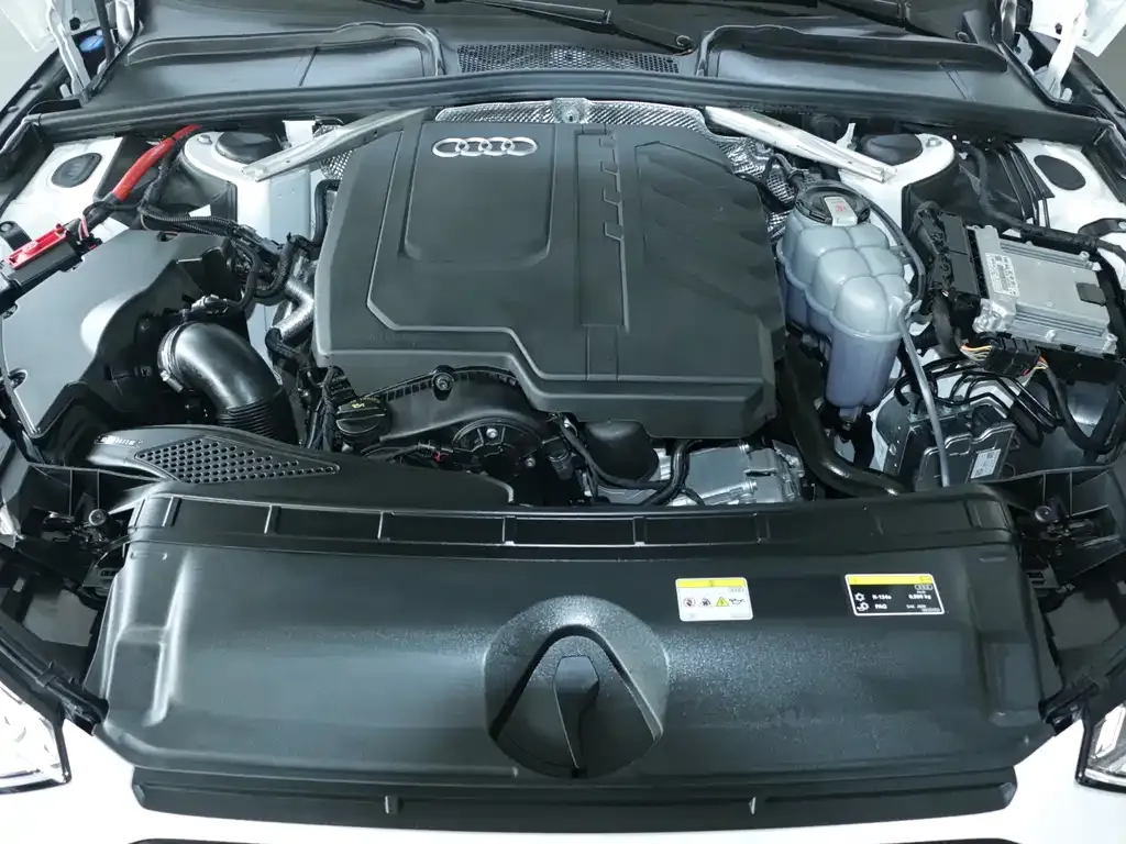 Audi A4L 2023 из CN, фото 10