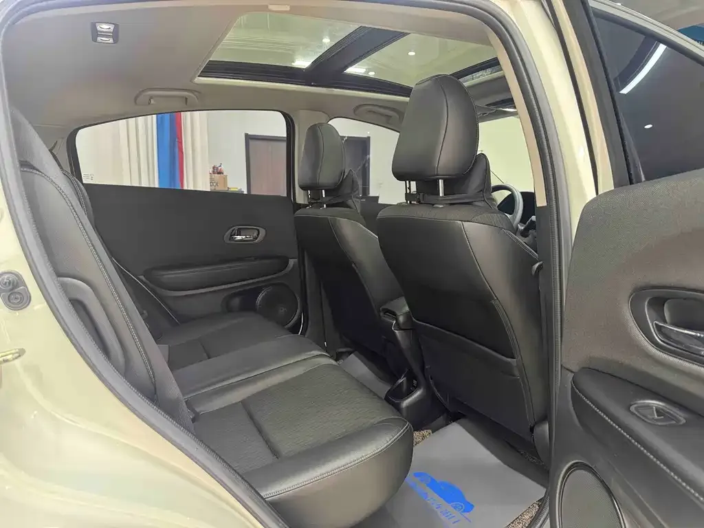 Honda Vezel 2021 из CN, фото 9