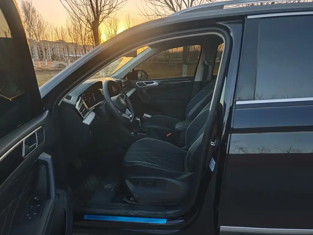 Volkswagen Tiguan L 2025 из CN, фото 4