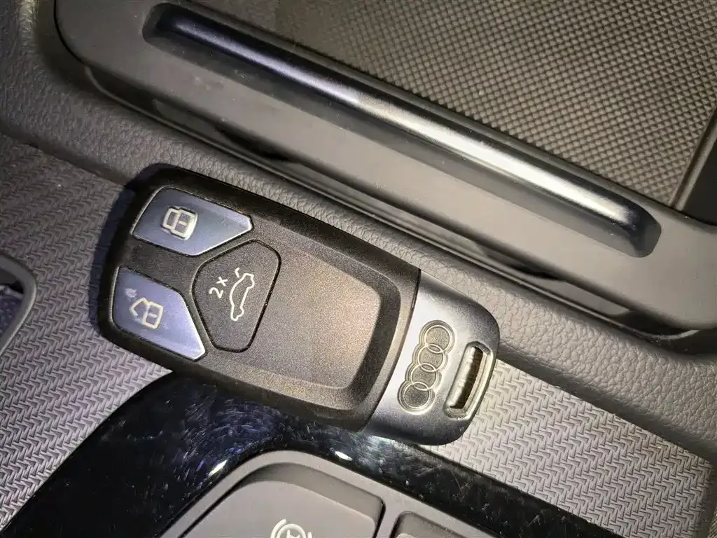 Audi Q5L Sportback 2023 из CN, фото 10