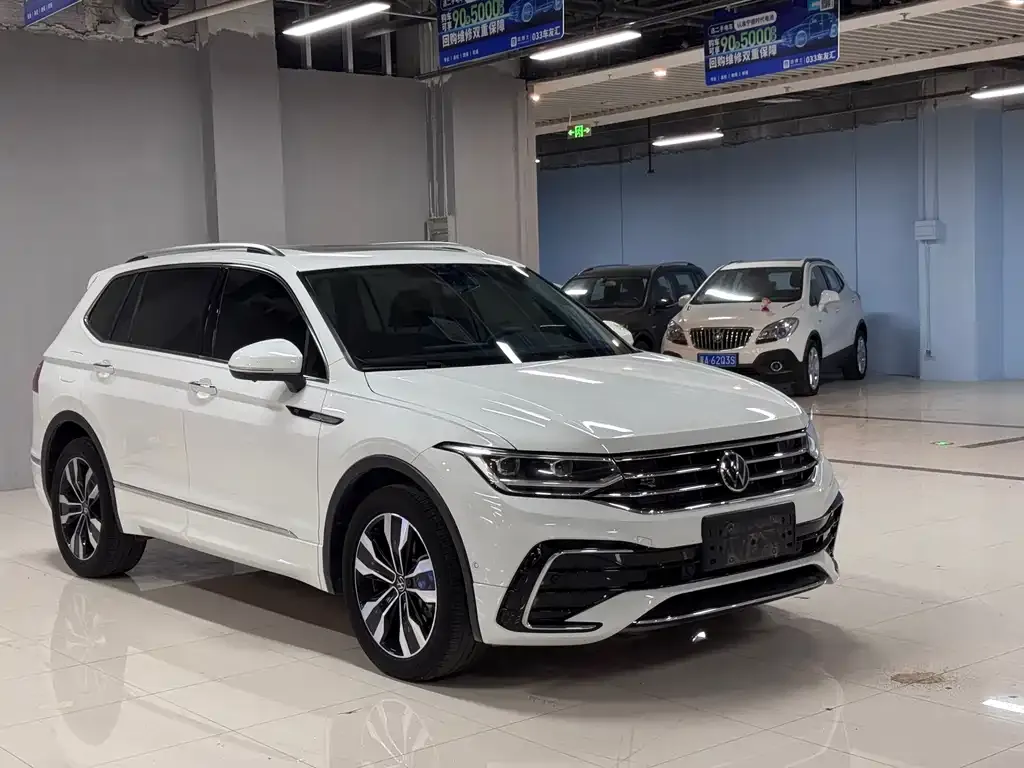 Volkswagen Tiguan L 2023 из CN, фото 3