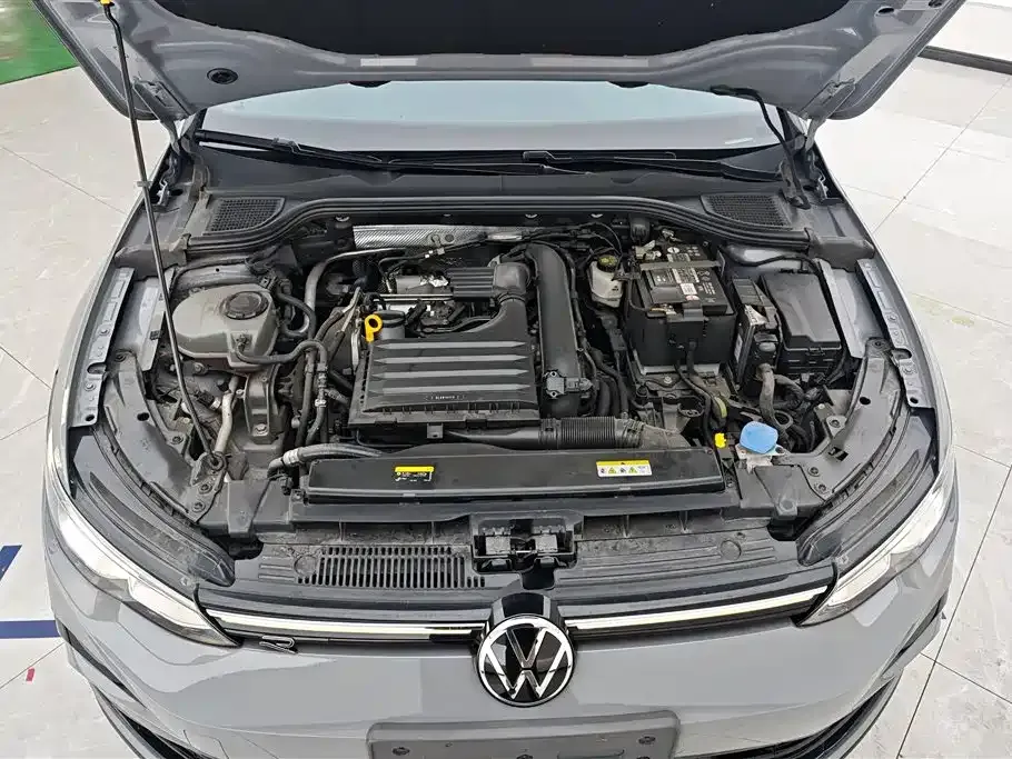 Volkswagen Golf 2024 из CN, фото 6