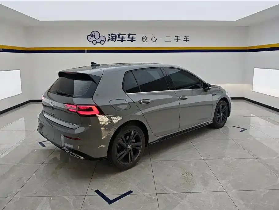 Volkswagen Golf 2024 из CN, фото 8