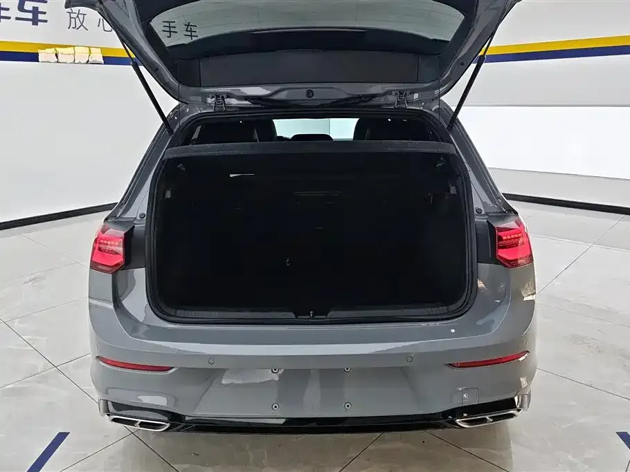 Volkswagen Golf 2024 из CN, фото 4