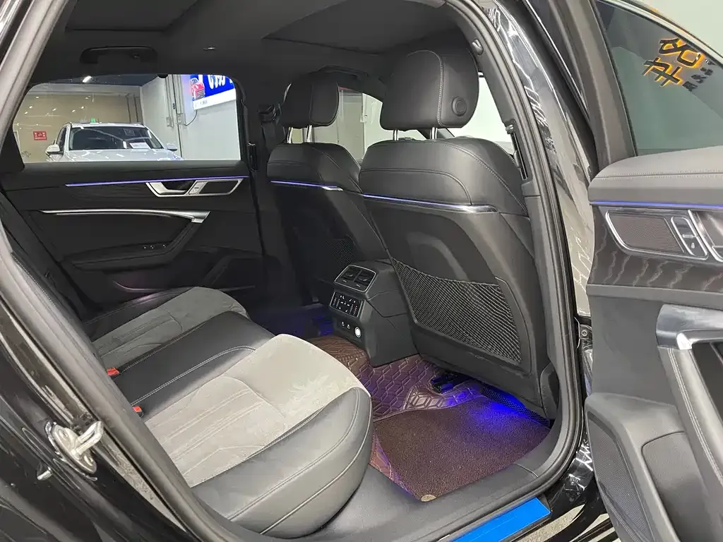 Audi A6L 2024 из CN, фото 9