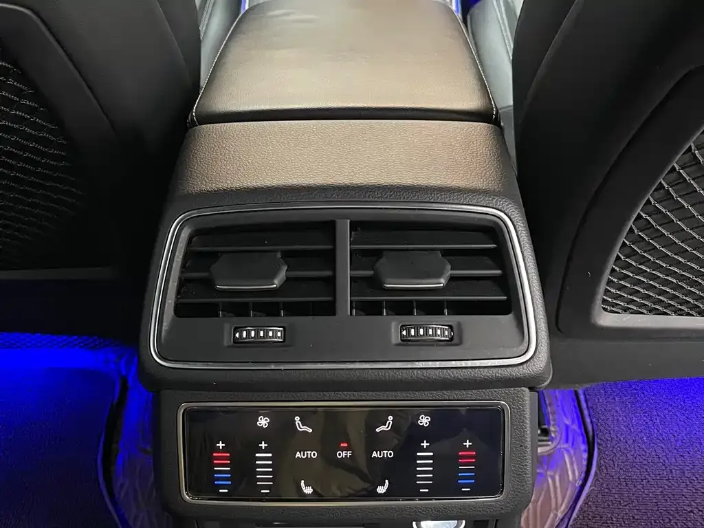 Audi A6L 2024 из CN, фото 6