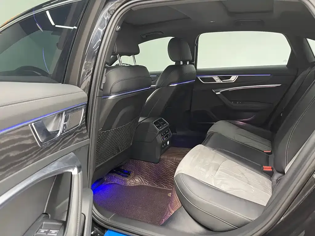 Audi A6L 2024 из CN, фото 8