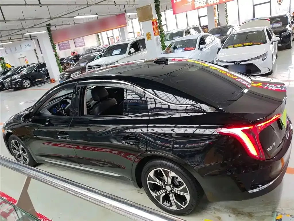 Hongqi E-QM5 2024 из CN, фото 6