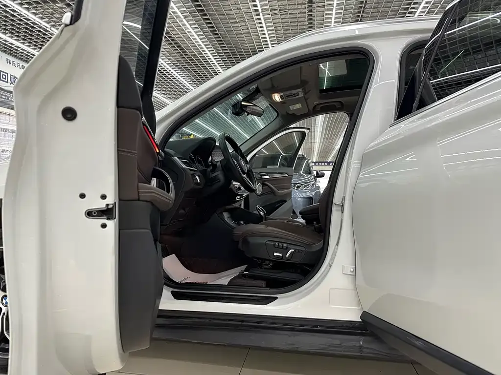 BMW X1 2021 из CN, фото 3