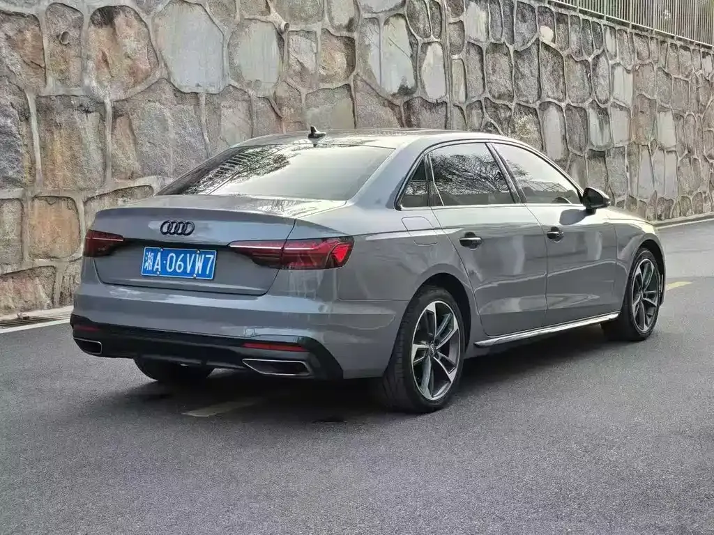 Audi A4L 2021 из CN, фото 7
