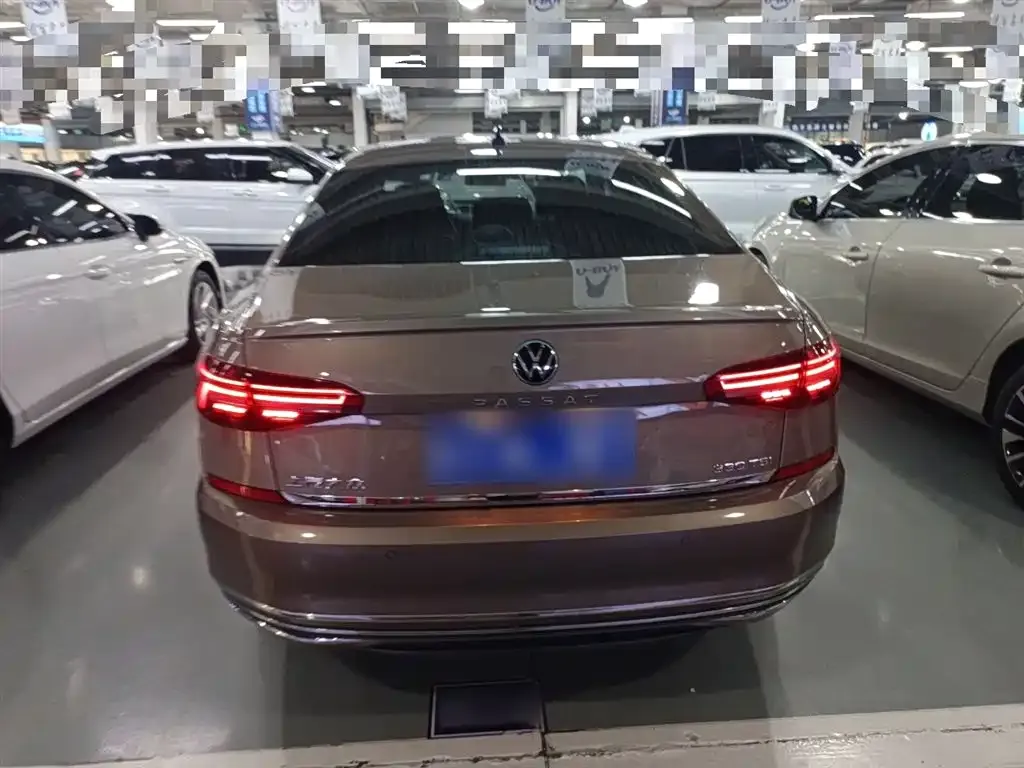 Volkswagen Passat — фото 7