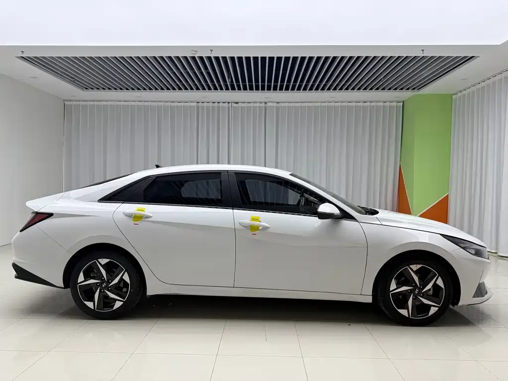 Hyundai Elantra 2023 из CN, фото 4