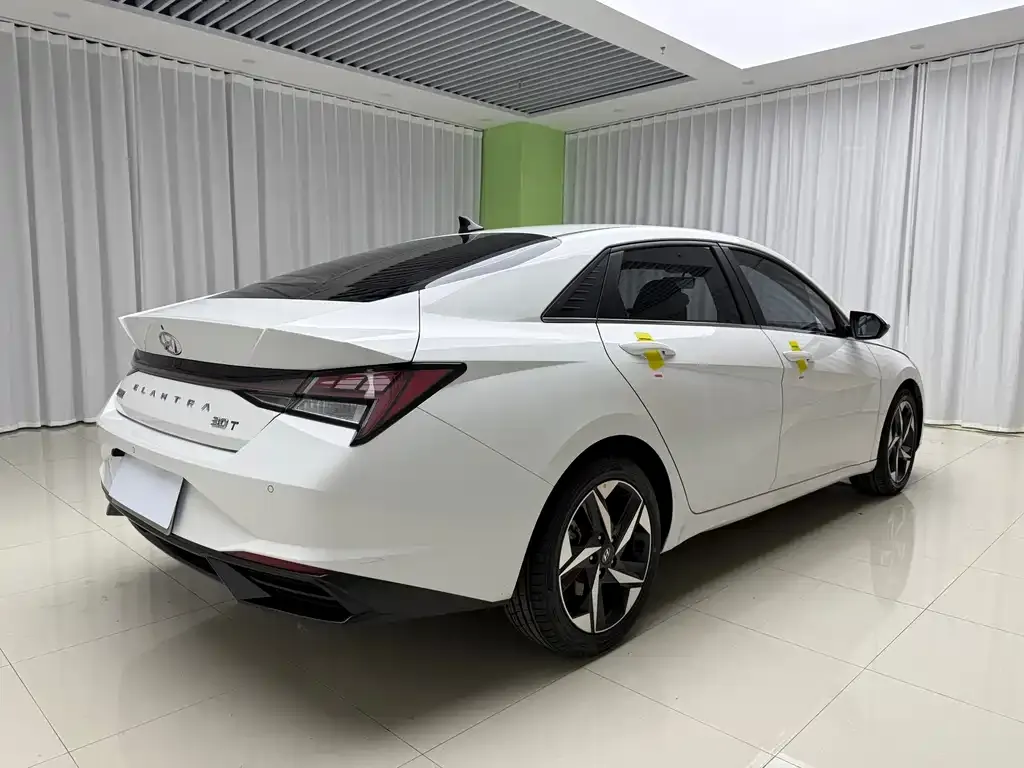 Hyundai Elantra 2023 из CN, фото 5
