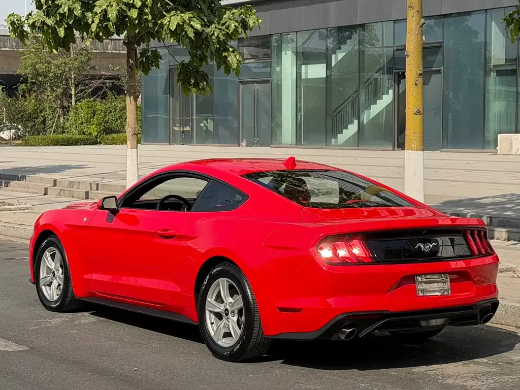 Ford Mustang 2023 из CN, фото 10