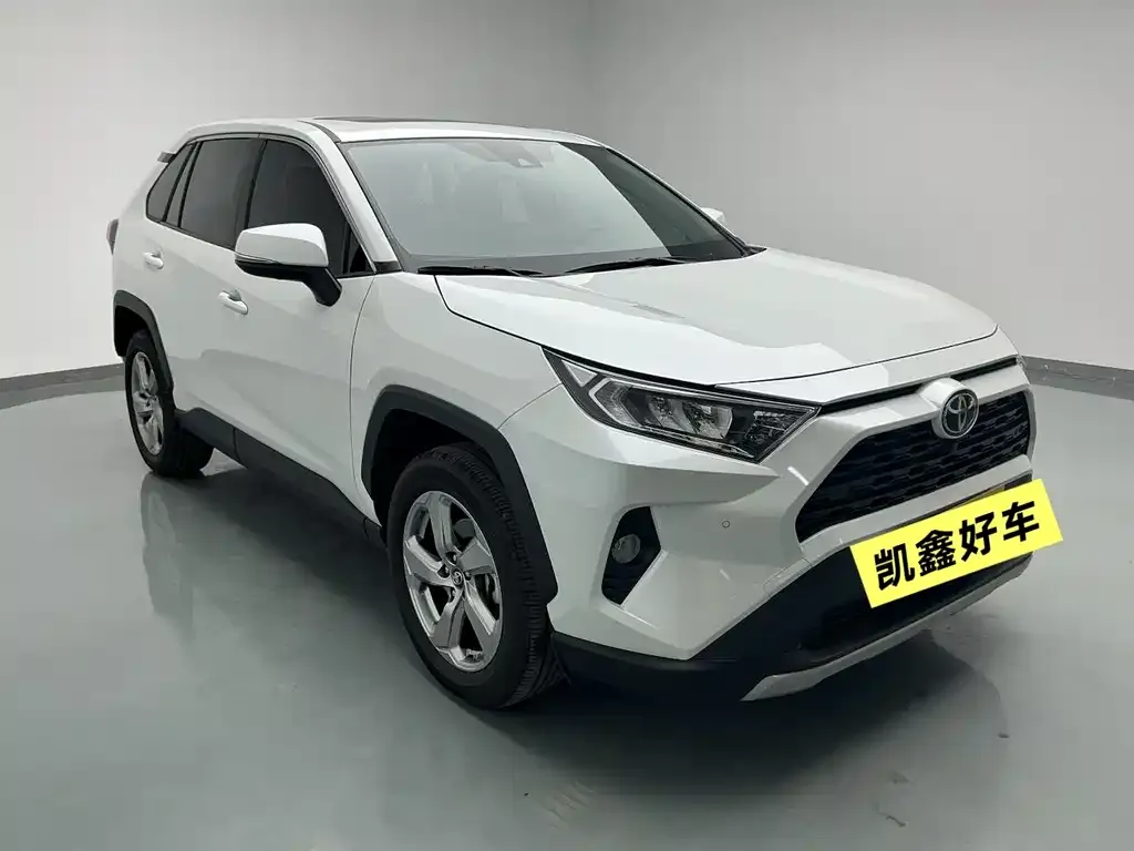 Toyota RAV4 — фото 3
