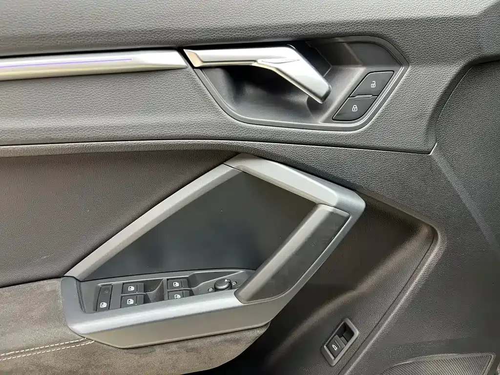 Audi Q3 Sportback 2023 из CN, фото 4