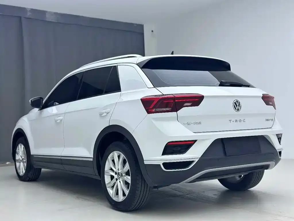 Volkswagen T-Roc — фото 5