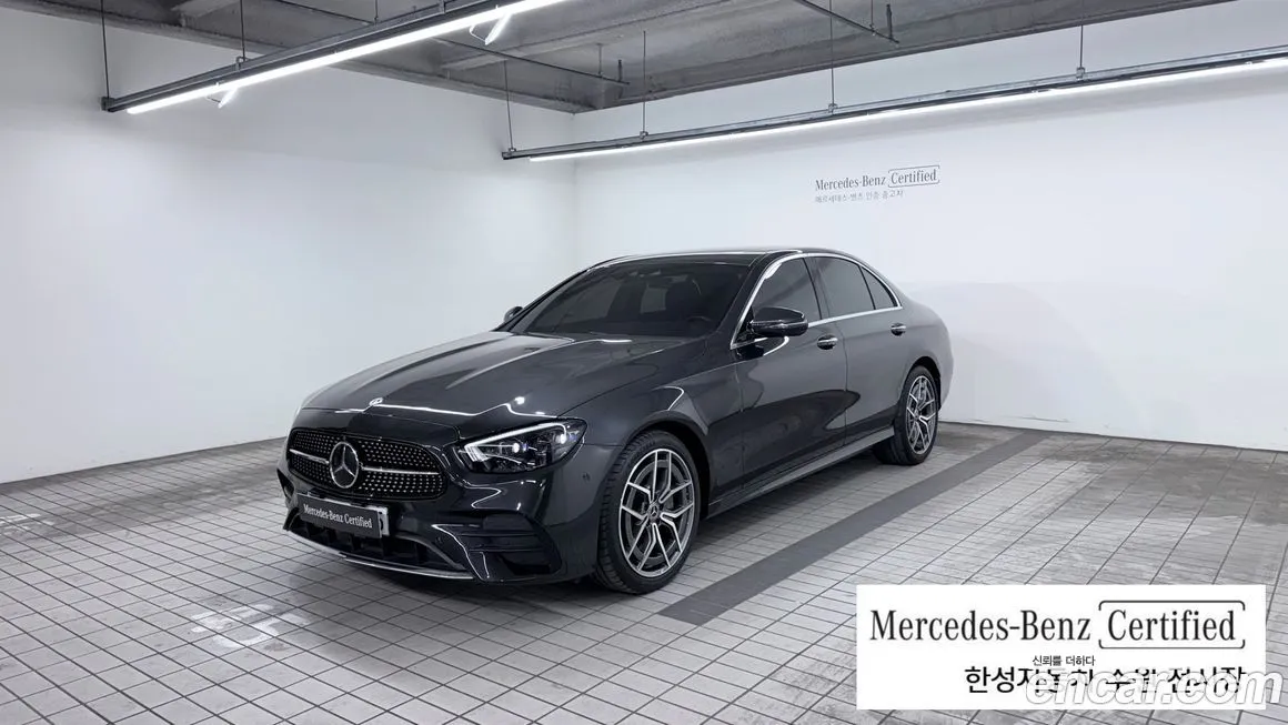 Mercedes-Benz E-Class — фото 1