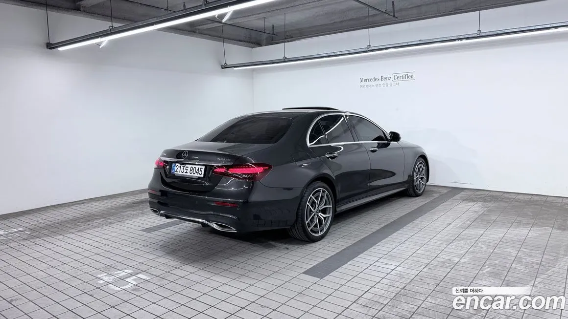 Mercedes-Benz E-Class — фото 4
