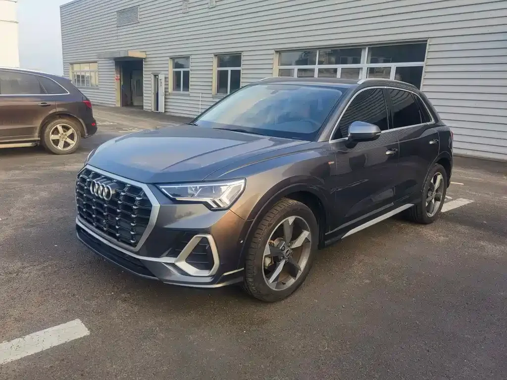 Audi Q3 2023 из CN, фото 1