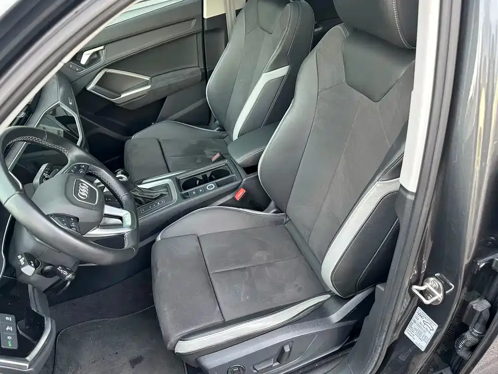 Audi Q3 2023 из CN, фото 2