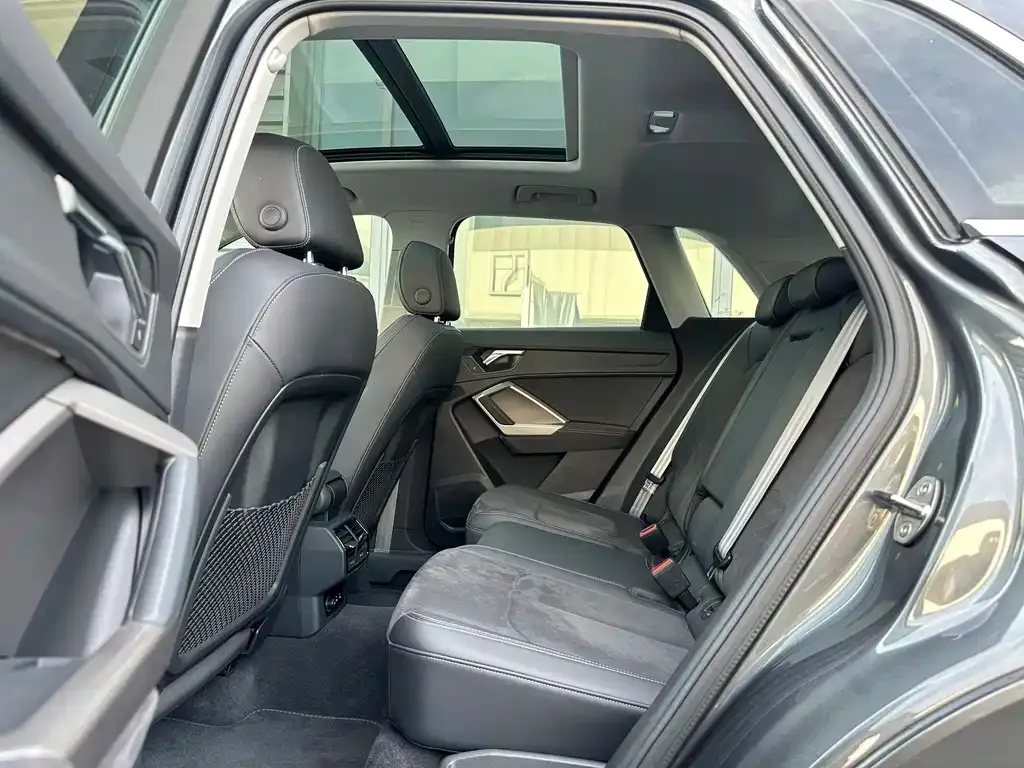 Audi Q3 2023 из CN, фото 3