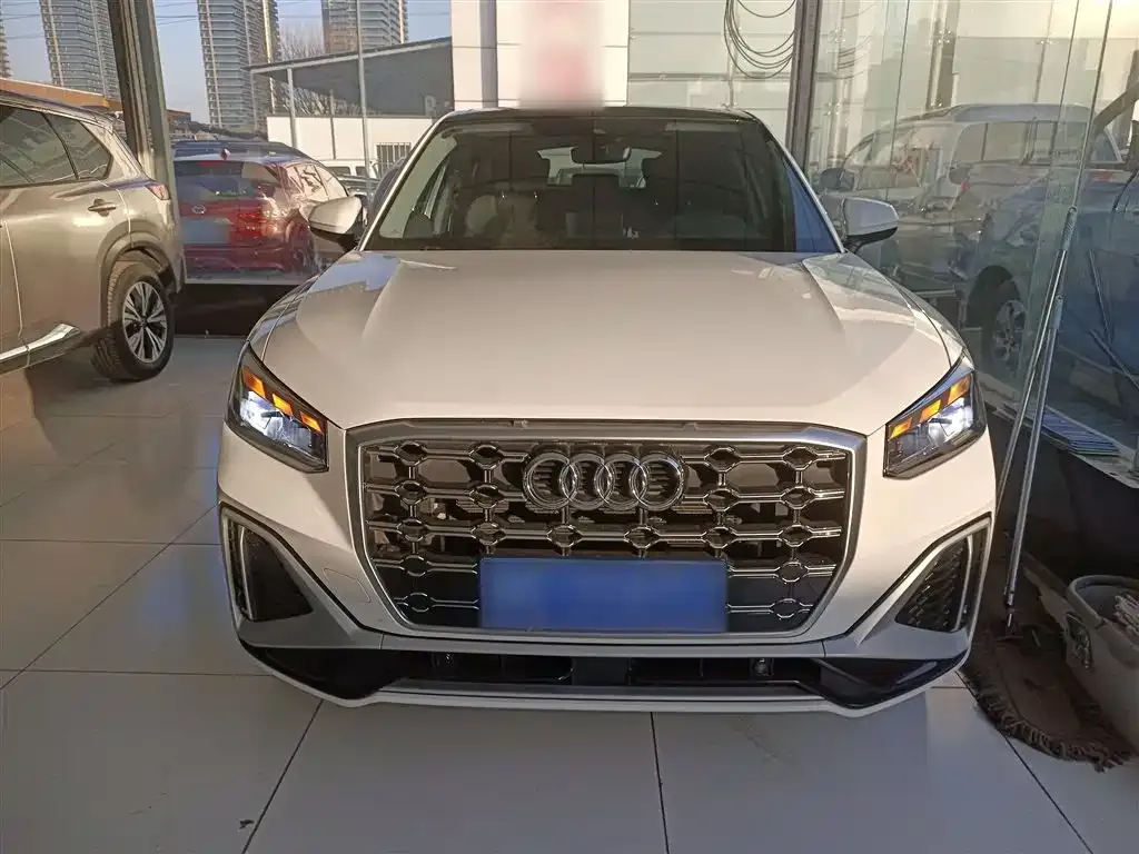 Audi Q2L 2024 из CN, фото 4