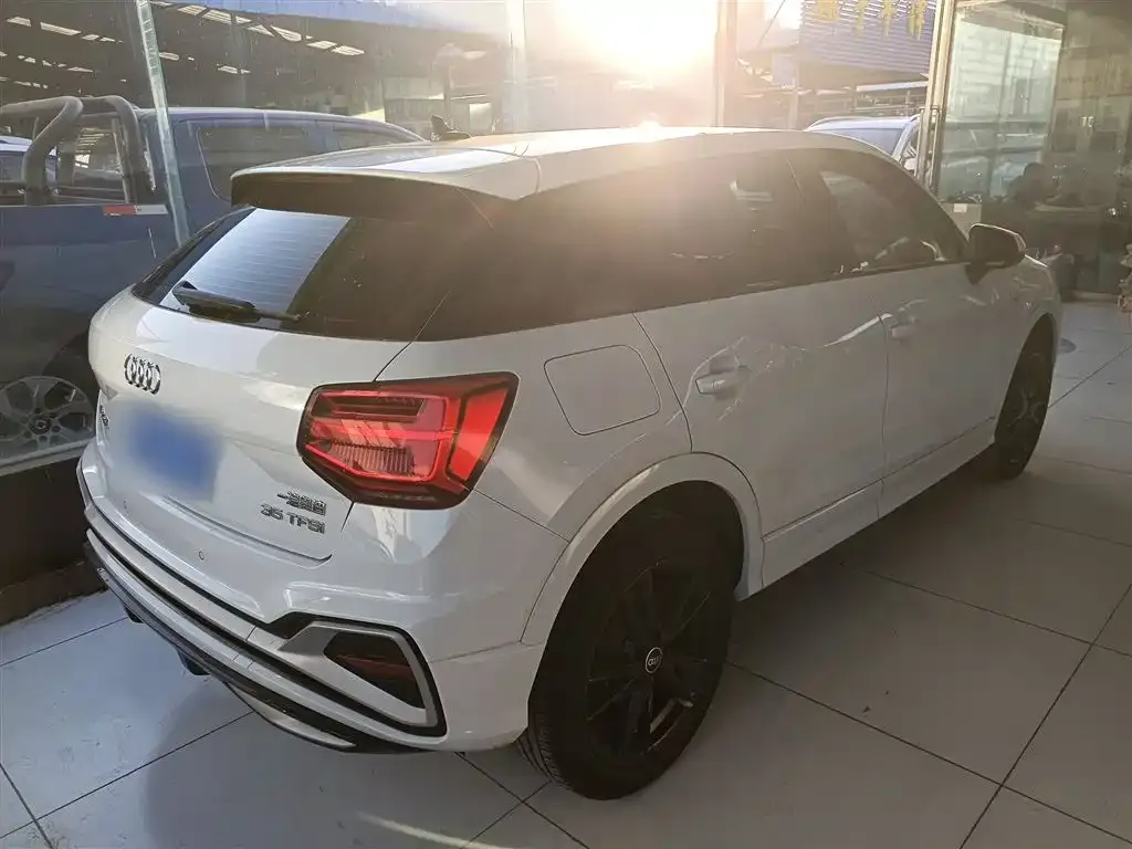 Audi Q2L 2024 из CN, фото 2