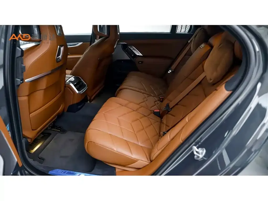 BMW 7 Series 2024 из CN, фото 8