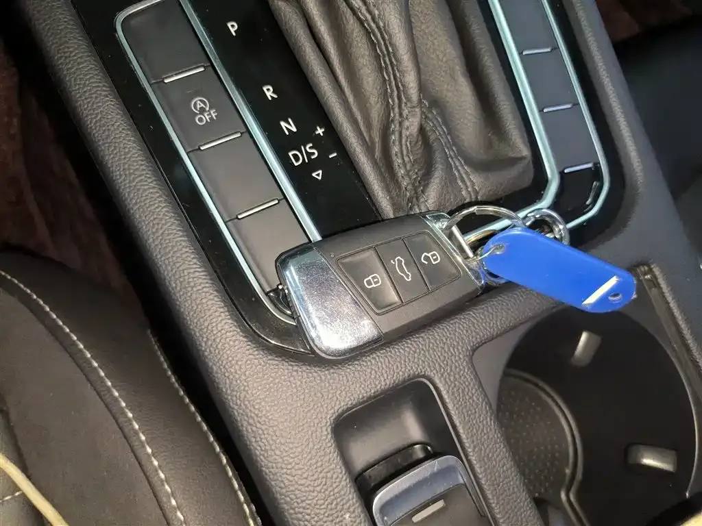 Volkswagen Magotan 2022 из CN, фото 9