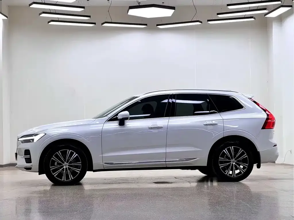 Volvo XC60 2022 из CN, фото 7