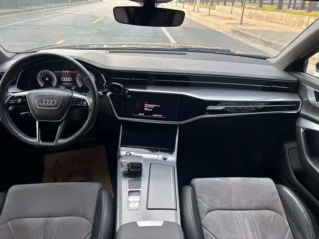 Audi A6L 2023 из CN, фото 2