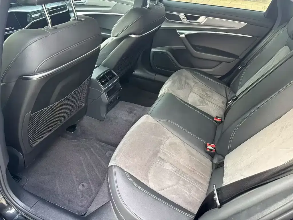 Audi A6L 2023 из CN, фото 8