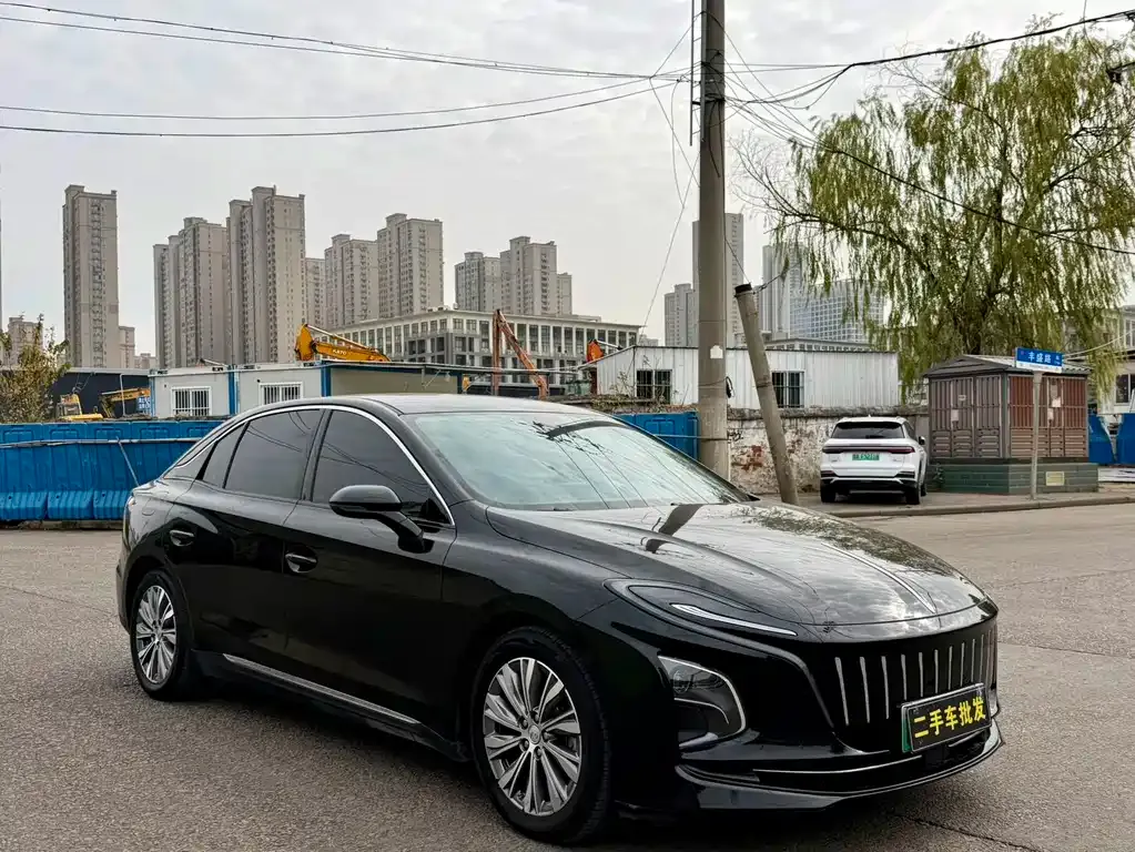 Hongqi E-QM5 2024 из CN, фото 5